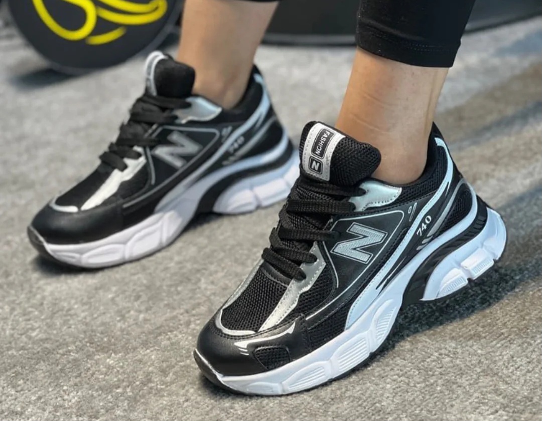 تک رنگ مشکی سفید